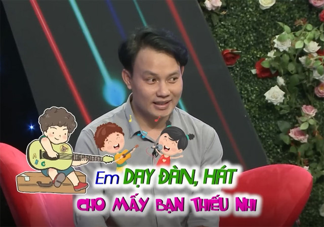 Thầy giáo vừa đàn vừa hát cua gái khiến bà mối cũng muốn giành bấm nút - Hình 3 Thay giao vua dan vua hat cua gai khien ba moi cung muon gianh bam nut-Hinh-3