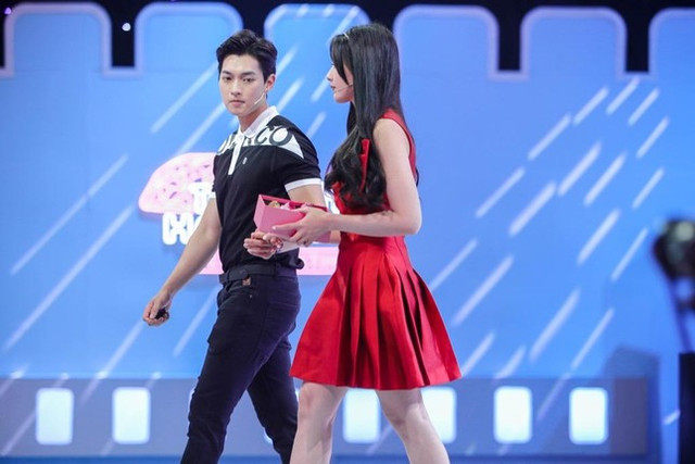 Tỏ tình hoàn mỹ: “Hot girl ảnh thẻ” khóc nức nở khi từ chối nam chính - Hình 2 To tinh hoan my: “Hot girl anh the” khoc nuc no khi tu choi nam chinh-Hinh-2