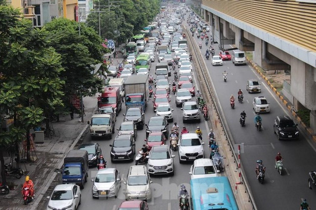 Thấy gì sau 2 ngày tách dòng ô tô, xe máy trên đường Nguyễn Trãi - Hình 12 Thay gi sau 2 ngay tach dong o to, xe may tren duong Nguyen Trai-Hinh-12