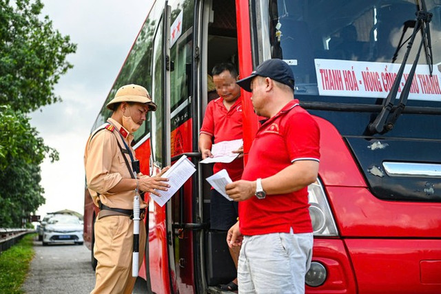 Mở cao điểm toàn quốc bảo đảm trật tự an toàn giao thông dịp 30/4 Mo cao diem toan quoc bao dam trat tu an toan giao thong dip 30/4