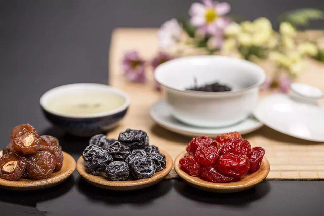 7 loại quả khô không chỉ là món ăn vặt mà còn là thuốc bổ - Hình 4 7 loai qua kho khong chi la mon an vat ma con la thuoc bo-Hinh-4