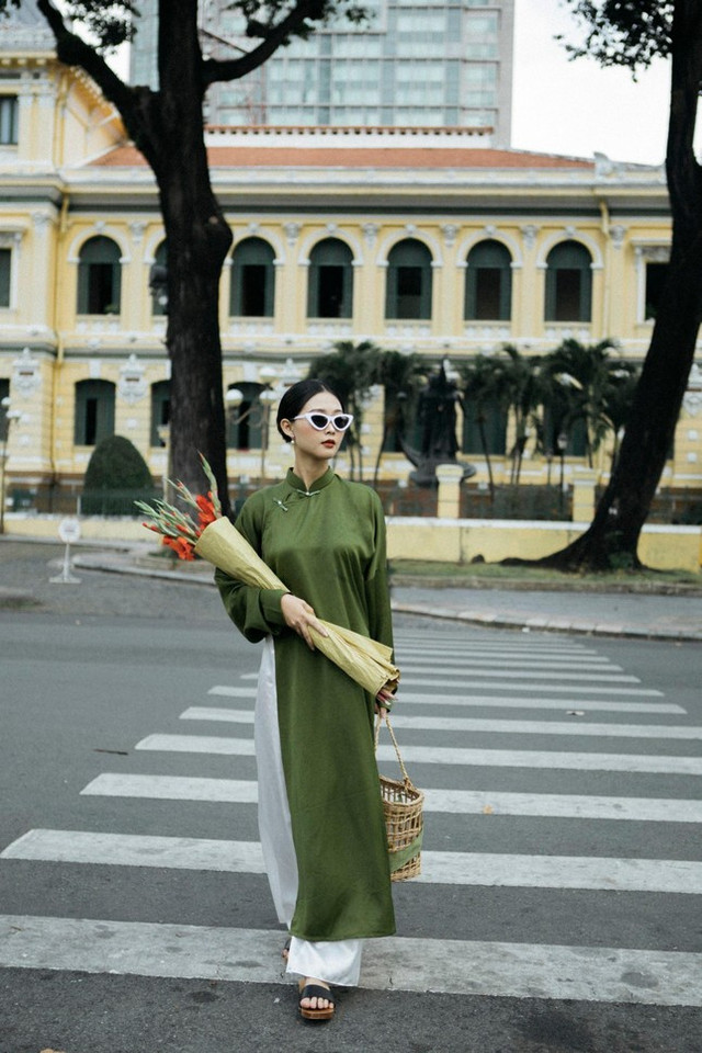 Cô sinh viên ngành Ngôn ngữ đa tài bén duyên với nghệ thuật - Hình 9 Co sinh vien nganh Ngon ngu da tai ben duyen voi nghe thuat-Hinh-9
