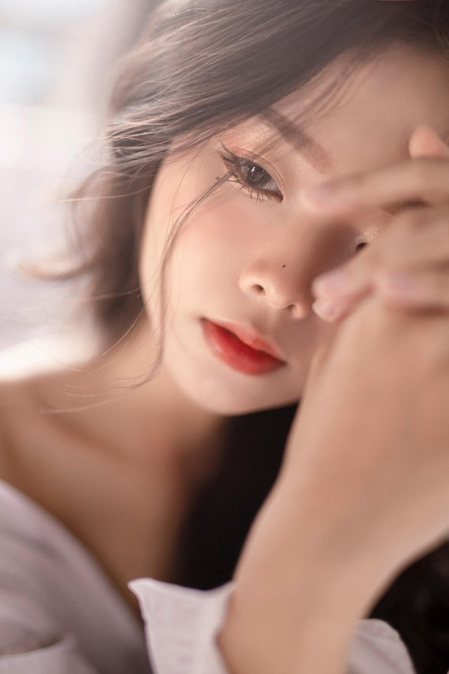 Cô sinh viên ngành Ngôn ngữ đa tài bén duyên với nghệ thuật - Hình 6 Co sinh vien nganh Ngon ngu da tai ben duyen voi nghe thuat-Hinh-6