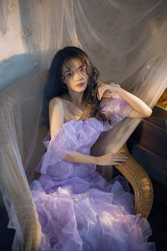 Cô sinh viên ngành Ngôn ngữ đa tài bén duyên với nghệ thuật - Hình 3 Co sinh vien nganh Ngon ngu da tai ben duyen voi nghe thuat-Hinh-3