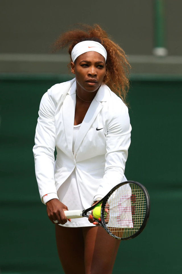 Serena Williams phải cởi 4 lớp áo để thi đấu - Hình 8 Serena Williams phai coi 4 lop ao de thi dau-Hinh-8
