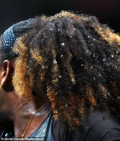 Serena Williams phải cởi 4 lớp áo để thi đấu - Hình 3 Serena Williams phai coi 4 lop ao de thi dau-Hinh-3