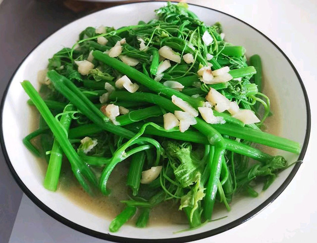 Ngọn su su xào tỏi bổ thận tráng dương và là vị thuốc quý - Hình 3 Ngon su su xao toi bo than trang duong va la vi thuoc quy-Hinh-3