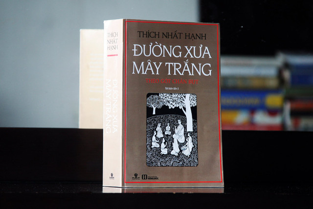 Tâm huyết của thiền sư Thích Nhất Hạnh trao truyền qua 120 cuốn sách Tam huyet cua thien su Thich Nhat Hanh trao truyen qua 120 cuon sach