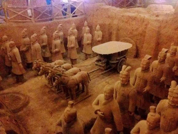 Tại sao ngọn đèn luôn cháy trong lăng mộ Tần Thủy Hoàng? - Hình 10 Tai sao ngon den luon chay trong lang mo Tan Thuy Hoang?-Hinh-10