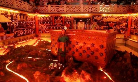 Tại sao ngọn đèn luôn cháy trong lăng mộ Tần Thủy Hoàng? - Hình 5 Tai sao ngon den luon chay trong lang mo Tan Thuy Hoang?-Hinh-5