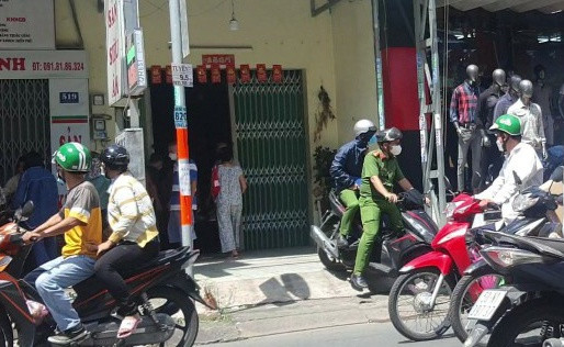Điều tra vụ người đàn ông tử vong trong tư thế treo cổ Dieu tra vu nguoi dan ong tu vong trong tu the treo co