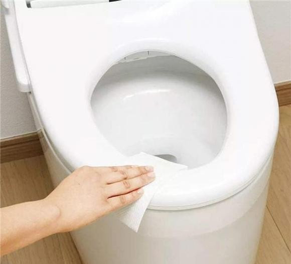 Có nên đậy nắp bồn cầu sau khi sử dụng? Nhiều người làm sai Co nen day nap bon cau sau khi su dung? Nhieu nguoi lam sai