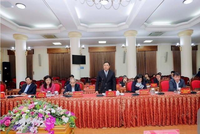 Đảng đoàn Liên hiệp các Hội Khoa học và Kỹ thuật Việt Nam làm việc với Tỉnh ủy Nam Định - Hình 4 Dang doan Lien hiep cac Hoi Khoa hoc va Ky thuat Viet Nam lam viec voi Tinh uy Nam Dinh-Hinh-4