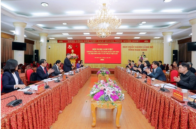 Đảng đoàn Liên hiệp các Hội Khoa học và Kỹ thuật Việt Nam làm việc với Tỉnh ủy Nam Định Dang doan Lien hiep cac Hoi Khoa hoc va Ky thuat Viet Nam lam viec voi Tinh uy Nam Dinh