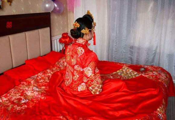 Người chồng phát hiện nếp rạn da trên bụng vợ trong đêm tân hôn đã đuổi cô ra khỏi nhà Nguoi chong phat hien nep ran da tren bung vo trong dem tan hon da duoi co ra khoi nha