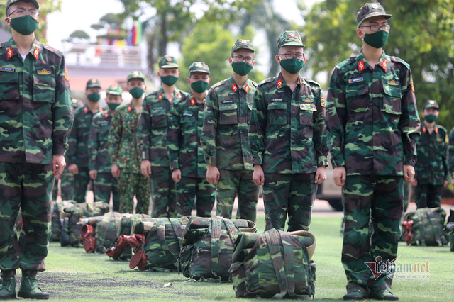 Bộ Quốc phòng trả lời cử tri về tăng tuổi nghỉ hưu với sĩ quan ảnh 1 Bộ Quốc phòng trả lời cử tri về tăng tuổi nghỉ hưu với sĩ quan ảnh 1