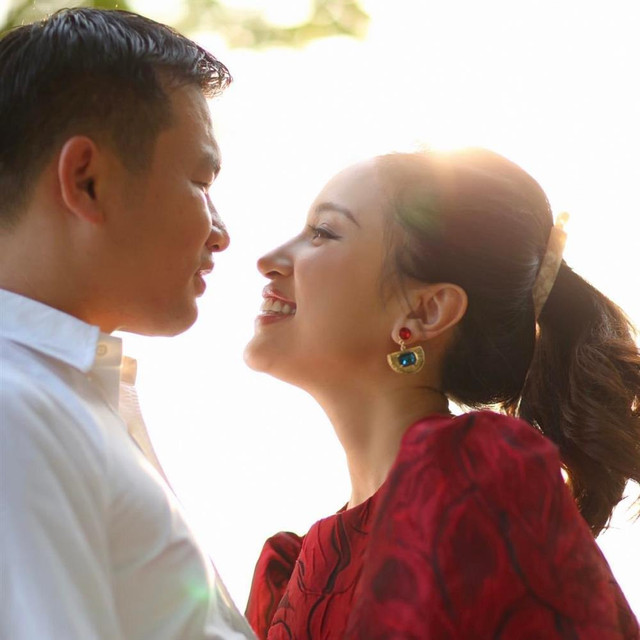 Vân Hugo bị chồng đại gia "chỉnh lưng" chỉ vì 1 câu hát - Hình 5 Van Hugo bi chong dai gia