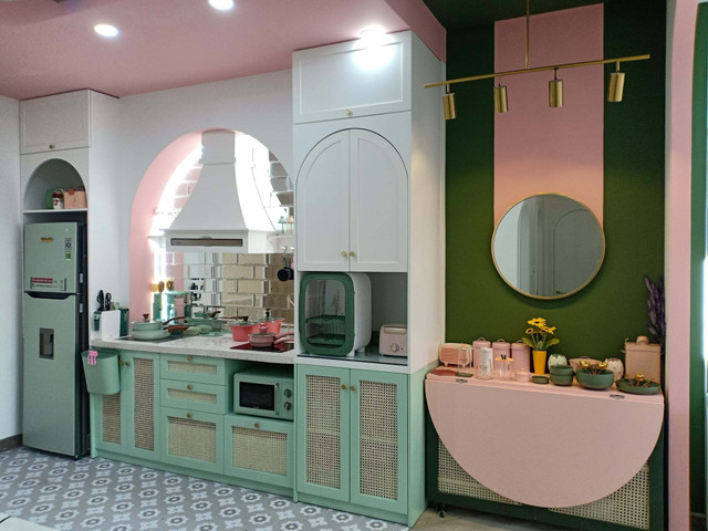 Căn hộ búp bê của nữ gia chủ yêu màu xanh và hồng, dùng thùng gỗ làm giường - Hình 7 Can ho bup be cua nu gia chu yeu mau xanh va hong, dung thung go lam giuong-Hinh-7