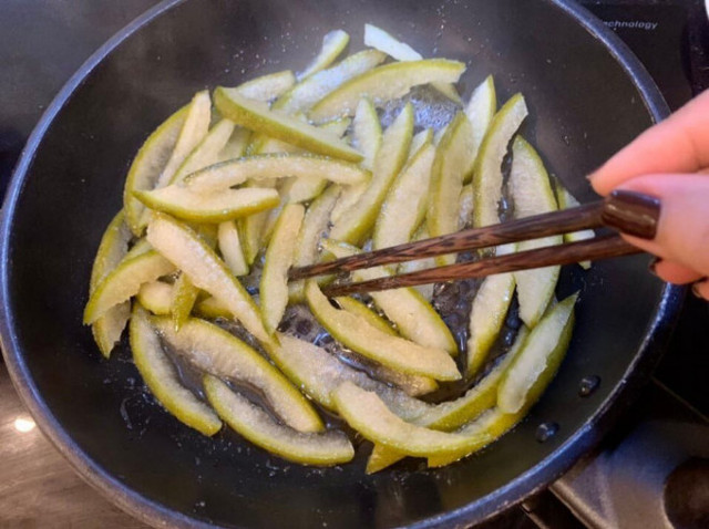 Ăn bưởi đừng bỏ phần này, làm 4 món ngon lạ chống ngán, cả nhà tròn mắt - Hình 7 An buoi dung bo phan nay, lam 4 mon ngon la chong ngan, ca nha tron mat-Hinh-7