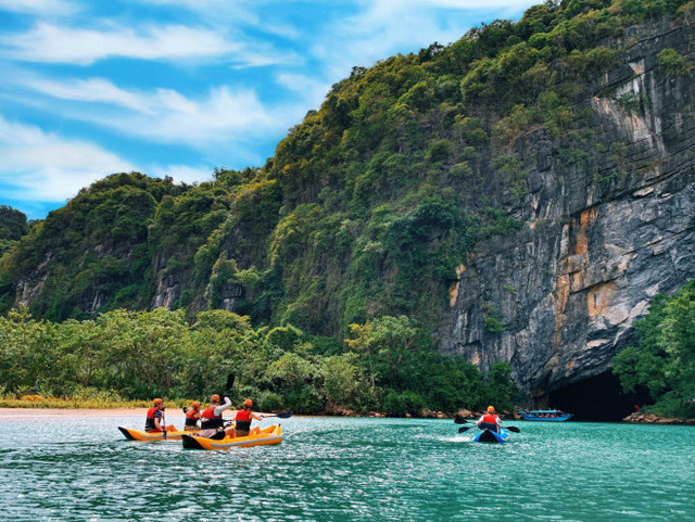 Phong Nha - Kẻ Bàng lọt top điểm đến hấp dẫn nhất năm 2022 - Hình 2 Phong Nha - Ke Bang lot top diem den hap dan nhat nam 2022-Hinh-2