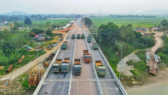 Thủ tướng yêu cầu đẩy nhanh nâng cấp các tuyến cao tốc đầu tư phân kỳ Thu tuong yeu cau day nhanh nang cap cac tuyen cao toc dau tu phan ky