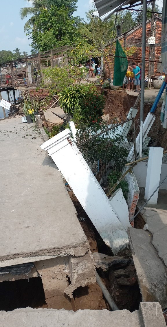 Cần Thơ: Nhiều hộ dân phải "chạy" sạt lở - Hình 2 Can Tho: Nhieu ho dan phai