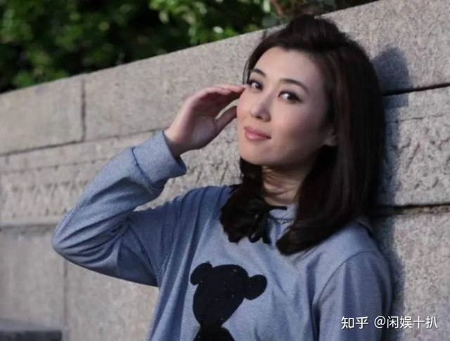 Cô gái bồi bàn trở thành người tình trong mộng của phái nam - Hình 4 Co gai boi ban tro thanh nguoi tinh trong mong cua phai nam-Hinh-4