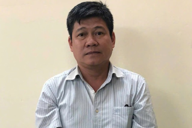 Một công chứng viên bị khởi tố trong vụ lừa đảo gần 16 tỷ Mot cong chung vien bi khoi to trong vu lua dao gan 16 ty