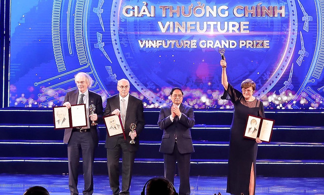 Chuyện chưa biết ba nhà khoa học nhận giải thưởng 3 triệu USD của VinFuture Chuyen chua biet ba nha khoa hoc nhan giai thuong 3 trieu USD cua VinFuture