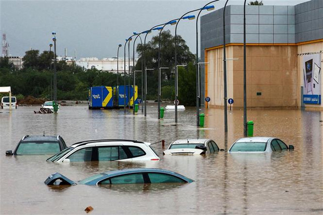 Nguyên nhân thực sự của trận lũ lụt lịch sử ở Dubai Nguyen nhan thuc su cua tran lu lut lich su o Dubai