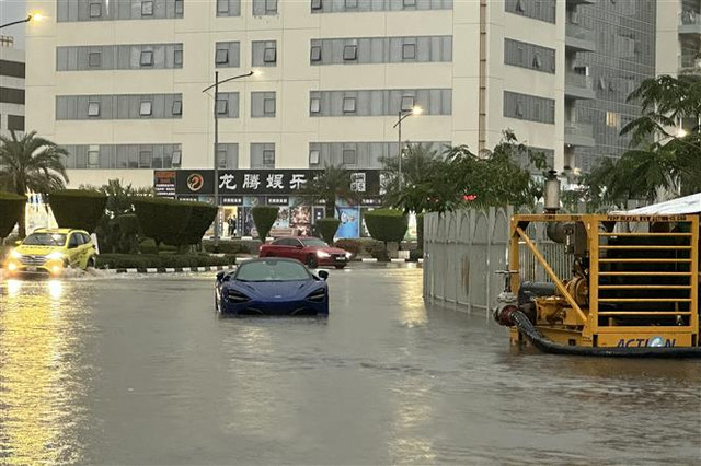 Nguyên nhân thực sự của trận lũ lụt lịch sử ở Dubai - Hình 3 Nguyen nhan thuc su cua tran lu lut lich su o Dubai-Hinh-3