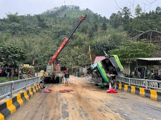 Xác định danh tính nạn nhân vụ lật xe khách ở Yên Bái Xac dinh danh tinh nan nhan vu lat xe khach o Yen Bai