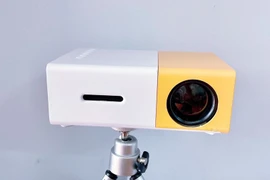 Top 5 máy chiếu mini giá rẻ dưới 1 triệu, có đáng mua? 