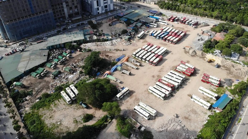 Phớt lờ chỉ đạo của quận Cầu Giấy, phường Yên Hòa xử lý bãi xe không phép trên giấy?