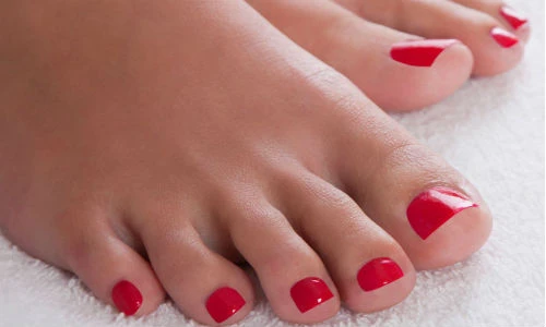 Mẹo giữ màu sơn móng chân nhiều tuần vẫn như mới