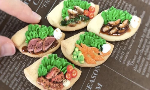 Thưởng thức món bánh cookies trông như cả đĩa thức ăn