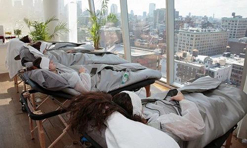 Sao Hollywood phát cuồng với xông hơi thải độc bằng hồng ngoại