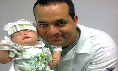 Hy hữu bác sĩ nhanh trí cứu 2 mẹ con đã chết