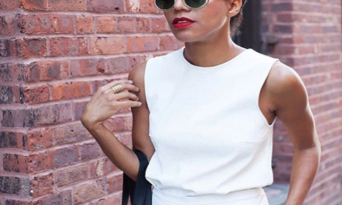 Mùa hè mặc gì để che đi bắp tay to