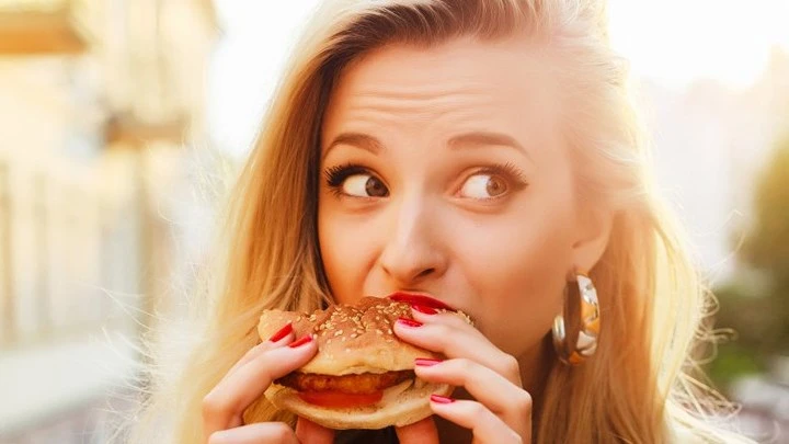 Dấu hiệu cảnh báo chế độ ăn của bạn thiếu rau xanh trầm trọng