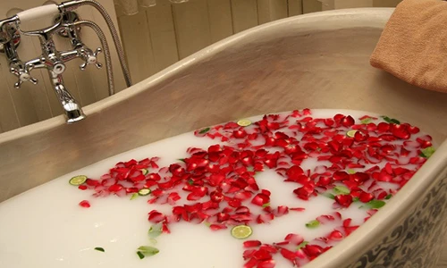 Cách tắm thải độc để làm sạch, thư giãn và trẻ hóa cơ thể