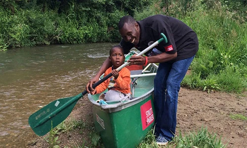 Bé trai "mang bầu" vì bị nội tạng lòi ra ngoài ổ bụng 