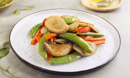 Salad nấm đùi gà xào chua cùng rau củ tuyệt ngon