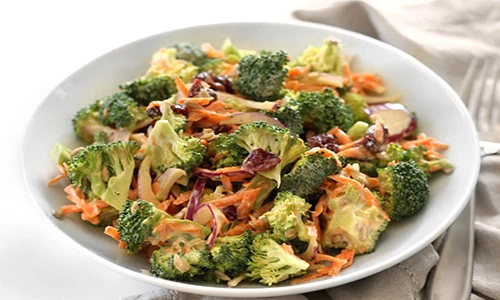 Salad bông cải sốt sữa chua ngon miệng và không hề đắng