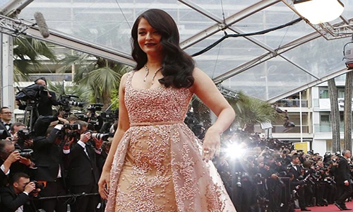 Trang phục hàng hiệu đẹp mê hồn của HH đẹp nhất mọi thời đại