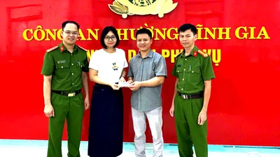 Nữ giáo viên ở Thanh Hóa trả lại gần 80 triệu đồng cho khách bỏ quên 