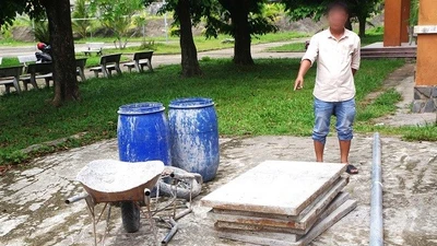 Bắt đối tượng trộm đồ trong khu mộ ở Đà Nẵng