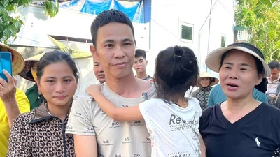 Bị cáo trong vụ gà lôi trắng được tại ngoại vui mừng khi về đến nhà