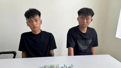 Bắt hai người Trung Quốc trộm 400 triệu đồng và nhiều trang sức 