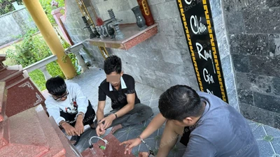 Bắt quả tang 3 đối tượng rủ nhau vào nghĩa trang ở Đà Nẵng chơi ma túy